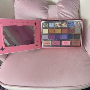 Smoke & Mirrors Eyeshadow Palette with Diverse Shades